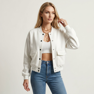 Sportif ve Dinamik Kontrast Düğmeli Beyaz Bomber Ceket Mağazam